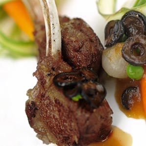 Côtelettes d’agneau marinées à l’huile d’olive extra vierge