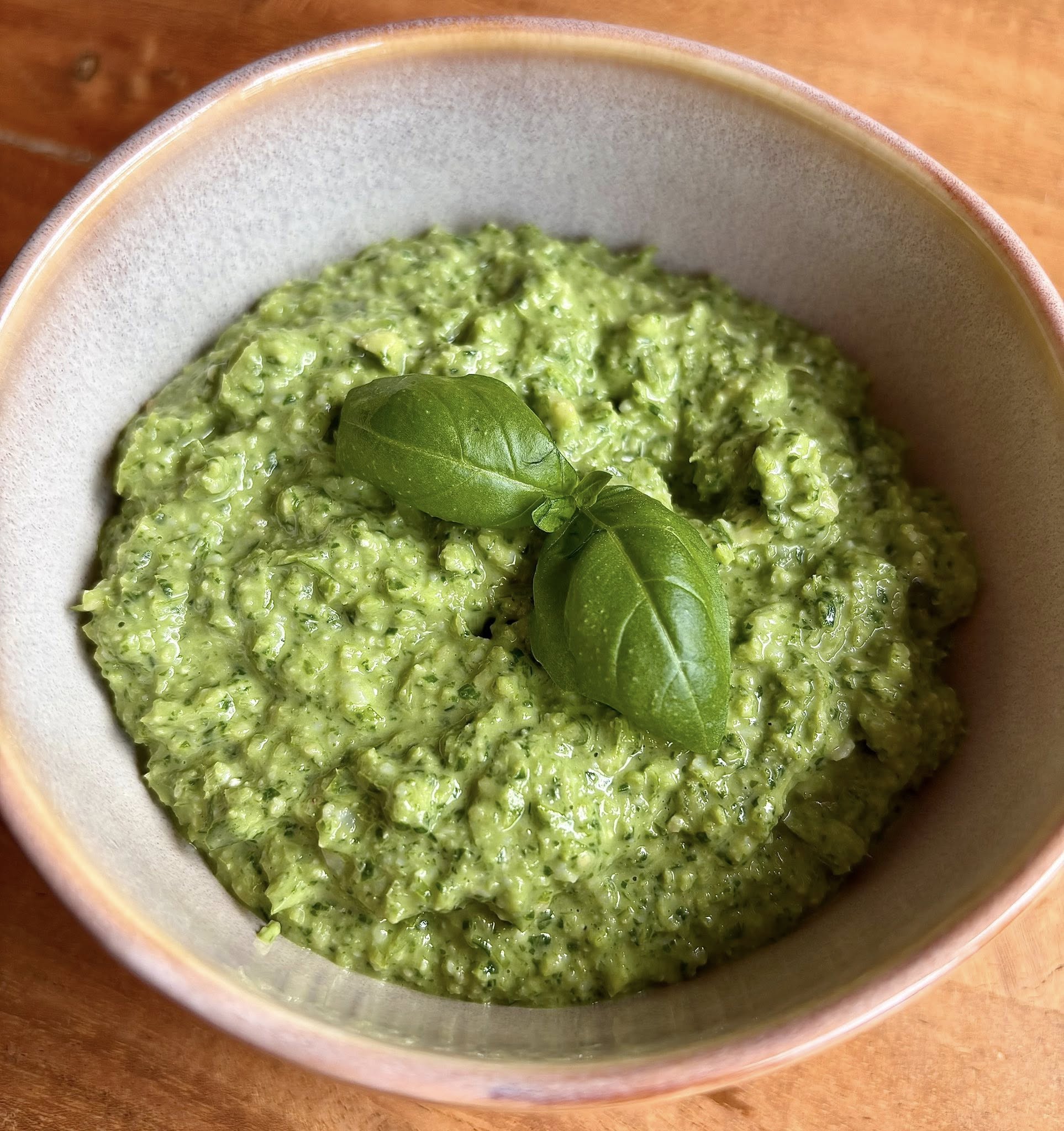 Pesto à la fleur d’ail & basilic